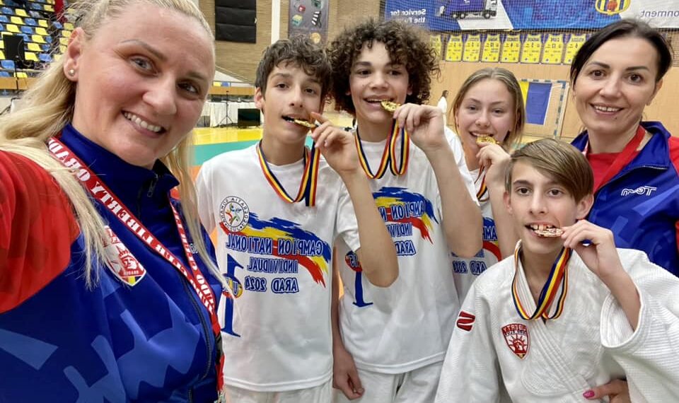 Fiul primului ne-japonez devenit Shidoin, campion național. Orădenii Tudor și Bogdan Lascău vor să-și depășească părinții campioni