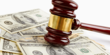  ÎCCJ sesizează CCR privind modificările referitoare la reducerea de către instanță a onorariul avocaţilor 