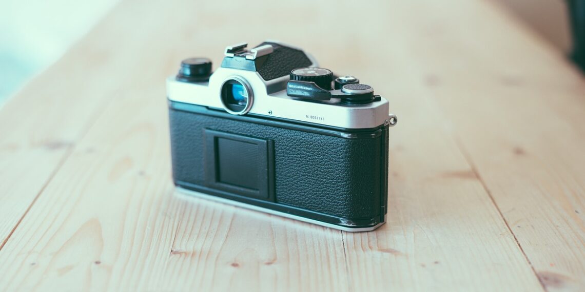 Noțiunile de „locuință”, „încăpere” sau „dependință” din conținutul infracțiunii de violare a vieții private au același înțeles cu noțiunile de „locuință”, „încăpere” sau „dependință” din conținutul infracțiunii de violare de domiciliu