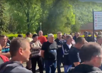 Protest spontan al minerilor de la Vast. Nu și-au primit banii de două luni și tichetele de masă de trei luni