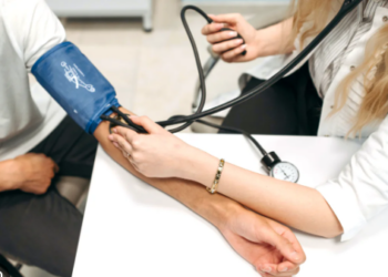 Sentință definitivă în cazul femeii din Marghita care a decontat 425 de servicii medicale fictive la Casa de Asigurări de Sănătate Bihor