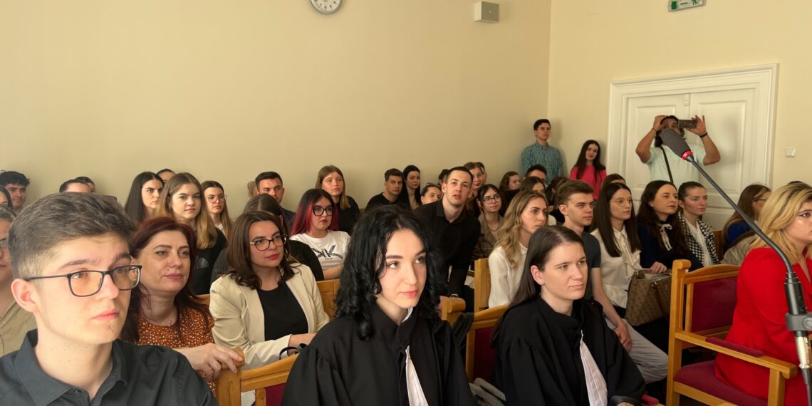 Paul Chichișan, cel mai bun student de la U Oradea, în rol de judecător