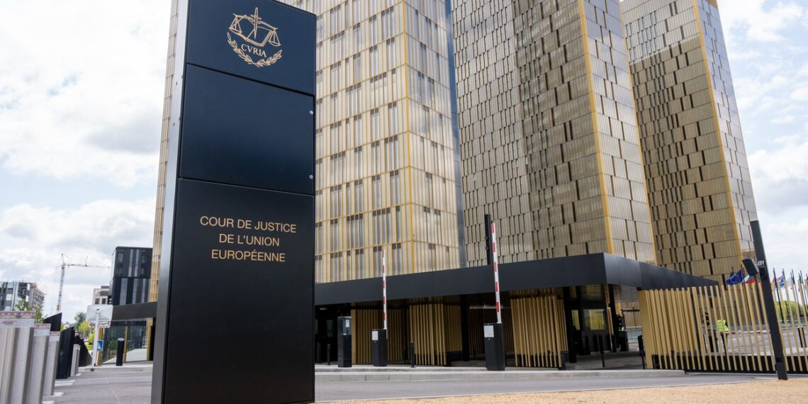 Refuzul României de a recunoaște schimbările de prenume și de gen obținute într-un alt stat membru este contrar drepturilor cetățenilor Uniunii, potrivit avocatului general al UE