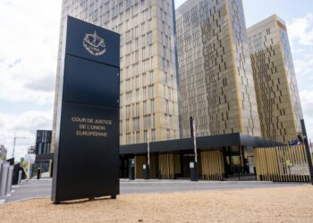 Refuzul României de a recunoaște schimbările de prenume și de gen obținute într-un alt stat membru este contrar drepturilor cetățenilor Uniunii, potrivit avocatului general al UE