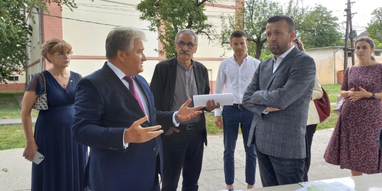 Rectorul Universității din Oradea și primarul Oradei au discutat, pe teren, despre dezvoltarea urbanistică viitoare a Campusului Central