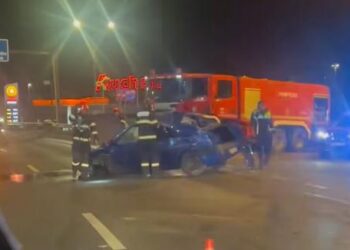 A scăpat ca prin minune după ce s-a  dat cu mașina peste cap pe Centura Oradea