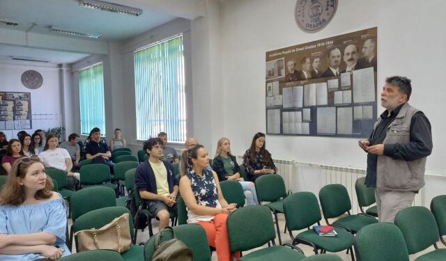 Conferințe, expoziții, ateliere interdisciplinare, invitați de marcă și proiecte ambițioase, toate acestea în cadrul celei de a III-a ediții a Universității de Vară a Arhitecturii orădene