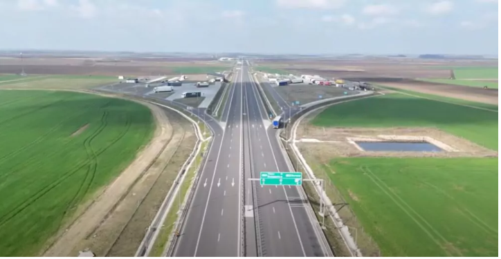 5 oferte la licitația pentru pază și patrulare pe lotul Biharia -Borș II. Printre ofertanți și firma familiei ginerelui lui Vasile Blaga. 4,4 milioane de lei pentru 4 ani