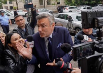 De 9 ore în audieri. Florian Coldea,  acuzat de procurorii DNA de trafic de influenţa şi spălare de bani