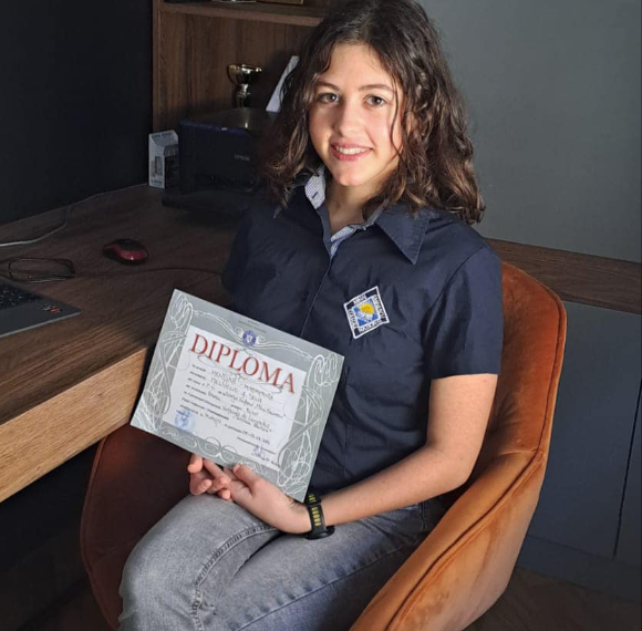 Eminesciană autentică, Delia Melniciuc, performanțe rare la lingvistică și matematică aplicată, la nivel național. La baraj pentru lotul național ce va reprezenta România la Asia Pacific Linguistics Olympiad