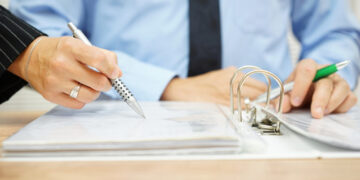 Despăgubiri morale: afirmații defăimătoare, depășirea limitelor dreptului la liberă exprimare