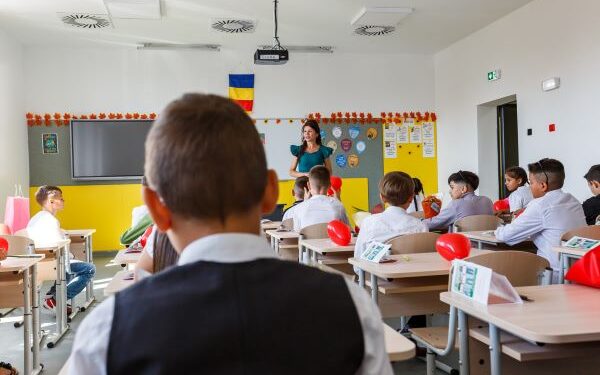 Încep evaluările naţionale la finalul claselor a II-a, a IV-a şi a VI-a
