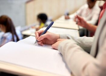 Examenul de primire în profesia de avocat a fost amânat de UNBR