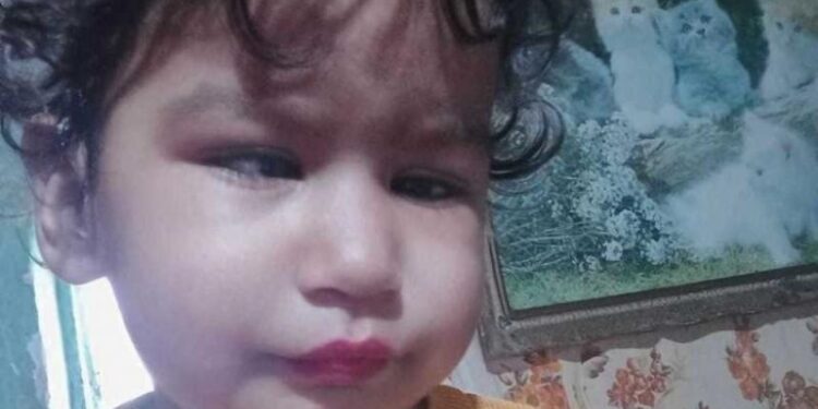 Fetiță de doi ani și jumătate căutată cu drone. A dispărut de 24 de ore