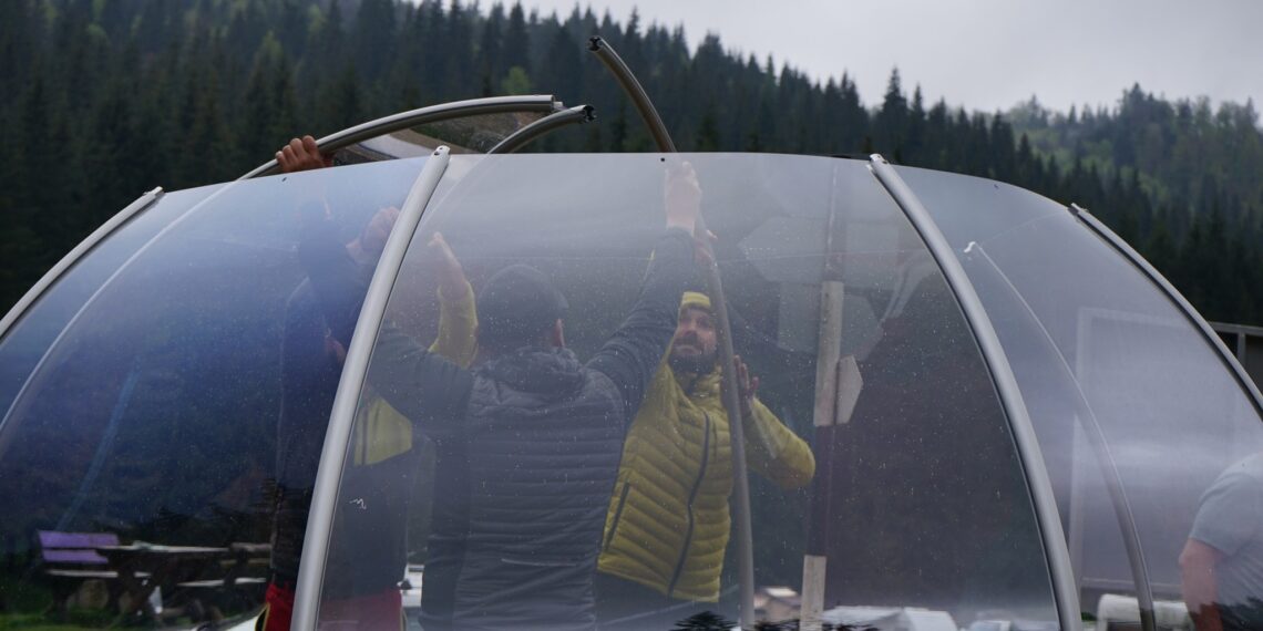 Igloo-ul vieții din Glăvoi a primit o nouă viață