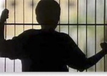 Constituționalitatea dispozițiilor referitoare la situația minorului aflat în executarea unei măsuri educative neprivative de libertate care săvârșește o nouă infracțiune sau este judecat pentru o infracțiune concurentă săvârșită anterior