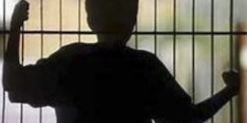 Constituționalitatea dispozițiilor referitoare la situația minorului aflat în executarea unei măsuri educative neprivative de libertate care săvârșește o nouă infracțiune sau este judecat pentru o infracțiune concurentă săvârșită anterior