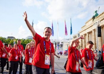 Încep Jocurile Naţionale Special Olympics la Oradea.350 de sportivi speciali  din 30 de județe din țară se vor întrece timp de 3 zile la atletism, baschet unificat 3×3, bocce și înot