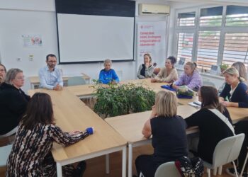 Asociația Filantropia Oradea și Justice Initiative România, scenă pentru supraviețuitoarea lagărului copiilor de la Cighid, într-un proiect de educație preșcolară