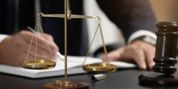 Imobil acordat în compensare prin hotărâre judecătorească: imposibilitatea executării obligaţiei, determinarea cuantumului despăgubirii | Jurisprudență ÎCCJ