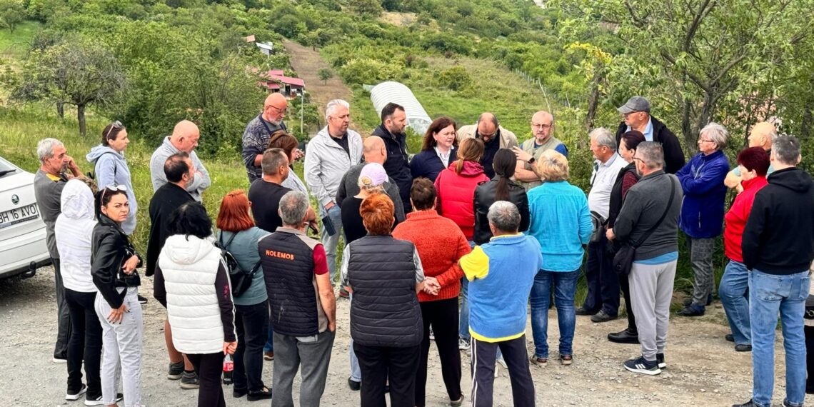 Caută o cale de concilieri înainte de a trimite buldozerul și executorul. Oamenii din zonele Podgoriei, Doja, Săldăbagiu, speriați că inelul metropolitan va trece prin casele și curțile lor. Daniel Palaghianu: Pe cei rămași fără case și proprietăți, nu îi ascultă nimeni, sunt plimbați dintr-o parte în alta și sunt nevoiți să își caute dreptatea prin instanțe de judecată…