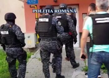 91 de percheziții, 25 de mandate de aducere. Mascații vizează contrabanda, evaziunea fiscală, înşelăciunile şi infracţiunile de mediu