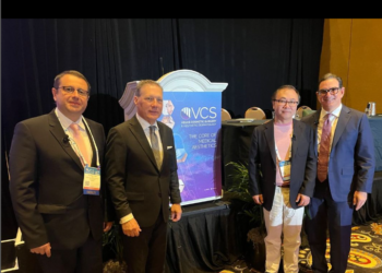 Medic orădean alături de vedeta serialului Botched.Premieră în România. Dr. Șerban Porumb, singurul chirurg român invitat  în Vegas să vorbească despre noutățile în rinoplastie