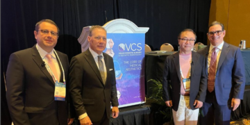 Medic orădean alături de vedeta serialului Botched.Premieră în România. Dr. Șerban Porumb, singurul chirurg român invitat în Vegas să vorbească despre noutățile în rinoplastie