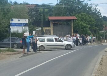 Locuitorii din Podgoria, protest în stradă, speriați că Inelului Metropolitan de Nord al Oradiei va trece prin casele lor