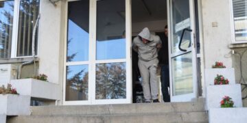 Recurs în casație: violarea sediului profesional în cazul în care inculpatul a fost condamnat pentru o faptă care nu este prevăzută de legea penală