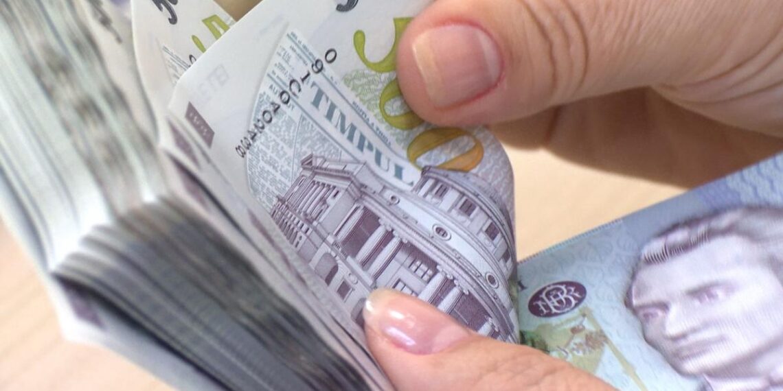 Salariul minim va creşte la 3.700 de lei brut, de la 1 iulie