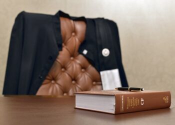 Contestație la executare: intervenirea unei legi penale noi, dublu grad de jurisdicție