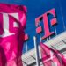 Miliardarul Zoltan Teszari cumpără, împreună cu un alt mogul media, operatorul de telefonie mobilă Telekom România