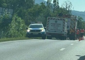 Accident în zona Borod. Trei oameni la urgențe