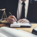 Acţiune având ca obiect plata onorariului avocaţial aferent serviciilor prestate în temeiul contractului de asistenţă juridică, anularea executării silite pe motivul imposibilităţii de determinare a creanţei