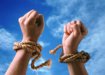 Fără pedepse cu suspendare în cazul infracțiunilor de sclavie, trafic de persoane şi de minori