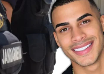 Celebru cântăreț trimis în judecată într-un dosar de deținere de droguri de risc pentru consum propriu