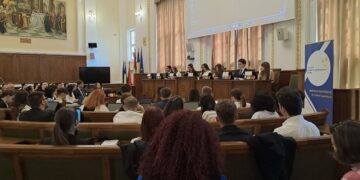 90 de elevi orădeni au urmărit procesul legislativ de la inițiativă la punere în practică și consecințe juridice prin proiectul Sim4All