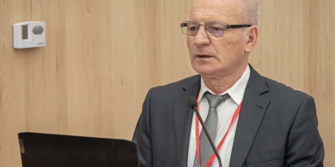 Ilustrul profesor bihorean Mircea Bertea pentru edupedu.ro: Subiecte accesibile, de rutină, adică posmagi aproape muiați pentru participanții la Evaluarea Națională, proba de Limba și literatura română