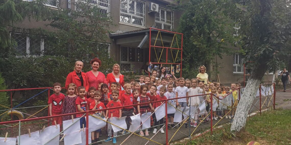 De 1 Iunie Simona le-a povestit celor mici despre misiunea din Africa