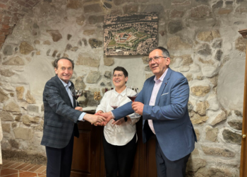 Povestea de succes a unui fost olimpic la matematică. Beiușeanul Horia Ban, de la una dintre cele mai inovatoare companii de pe piața energiei regenerabile, la plantația viticolă din zona renumită pentru cel mai bun terroir din ţară pentru vinul roşu