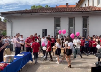 Fiul marelui voleibalist Gheorghe Frențiu, Radu, care trăiește în Indonezia, bursă pentru sportivii de la Nicolae Popoviciu Beiuș