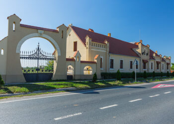 Conacul Miskolczy din Ciumeghiu, închiriat la preț de garsonieră după ce a fost reabilitat și modernizat pe fonduri transfrontaliere