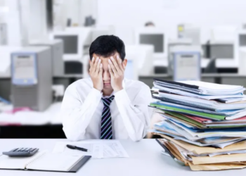 Contabilii cer abrogarea e-TVA: „Acest circ birocratic asfixiază antreprenorii, profesioniștii contabili și inovația”. I-au lăsat peste 1.000 de mesaje ministrului Boloș