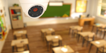 Supravegherea permanentă audio-video în clase se va  putea face cu acordul majoritar al părinților