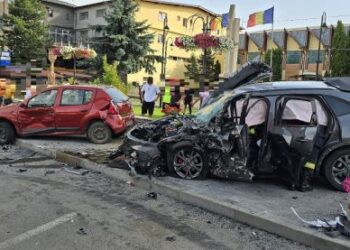 Accident provocat de un taximetrist orădean la Gilau. 2 copii și 3 adulți la spital