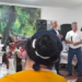 VIDEO. Înregistrări halucinante cu primarul de Ineu în campanie la biserica din colonia de rromi. Spune că Morna, contracandidatul său va trimite milițienii să-i băge în lagăre. „Eu trec pe lângă voi, nu vă ascult, îmi rupeți un picior, nu-i bai…Ne și înjurăm, ne și certăm, dar ne împăcăm.. M-au sunat românii din Botean: Știți ce zic români: domn primar, o zis că sunteți cu țâganii…Nu mi-e rușine, eu știu limba țâgănească, o și vorbesc pretutindeni…Vin să vă cumpere pe un kil de ulei…Ori te duci cu ăla ca mine și care nu-i nici 100% la cap si vă oferă ajutor la orice oră, ori cu ăla care vine cu dronele”