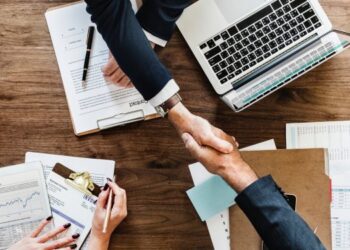 Contract de vânzare-cumpărare încheiat ca urmare a obligaţiei stabilite printr-o hotărâre judecătorească: constatarea nulităţii actului, garanţia pentru evicţiune | Jurisprudență ÎCCJ