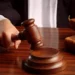 ÎCCJ a decis: instanţele de judecată nu pot lăsa neaplicată dezlegarea chestiunii de drept privitoare la aplicarea principiului mitior lex în materia întreruperii cursului prescripţiei răspunderii penale