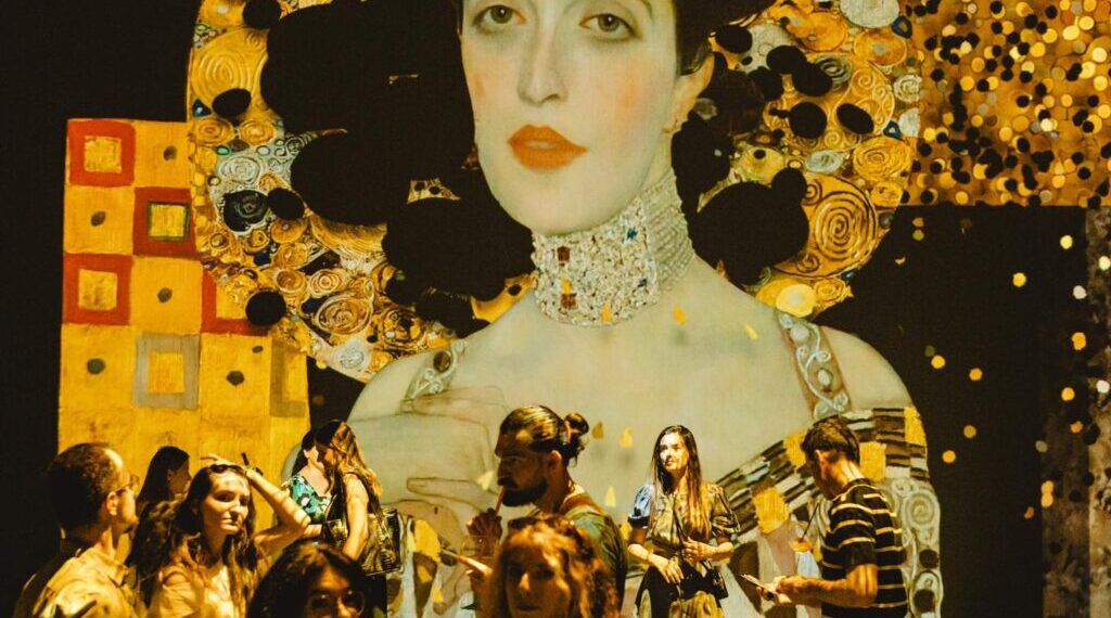 Show inedit din operele lui Gustav Klimt, unul din fondatorii secesiunii vieneze, de Ziua Mondială Art Nouveau la Oradea